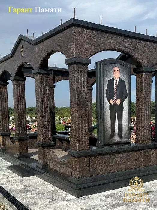 Элитный памятник "Эксклюзивный Пантион "